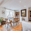 Отель Headington Orchard - 3 Bedroom House Parking Garden, фото 10