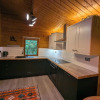 Отель Pineshadow Lodge, Cosy 4 Bed - Kenwick Park, фото 25