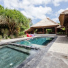 Отель Unique 3BR Luxury Wooden Villa Canggu, фото 1