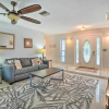 Отель Vibrant Largo Home: Heated Pool, Lake Views!, фото 4