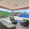 Отель Amazing Home in Okrug Donji with WiFi, 5 Bedrooms & Hot Tub, фото 8