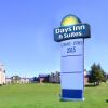 Отель Days Inn and Suites Moncton в Монктоне