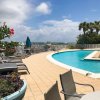 Отель Stylish Bay-view Getaway W/ Pools, Hot Tub & Dock 3 Bedroom Condo, фото 5