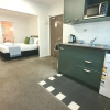 Отель City Living - Wifi- Netflix - Laundry, фото 5