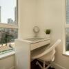Отель Sunset Beach Walk 2BD+2BA+1PRK Yaletown, фото 12