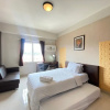 Отель Bright Studio Room at Pinewood Apartment, фото 6