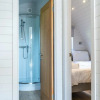 Отель Glamping Pod Two - Holly Tree Barns, фото 10