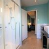 Отель Spacious Central City Apartment with Parking, фото 9