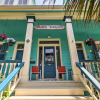 Отель Vintage Galveston Apt < 1/2 Mi to Porretto Beach!, фото 16