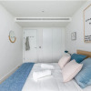 Отель Bright 1 Bedroom Flat With Amazing Rooftop!, фото 6