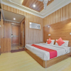 Отель OYO 6112 Hotel Snow Palace, фото 2