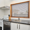 Отель Gordon Villa 1 - Christchurch Holiday Homes, фото 17