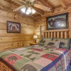 Отель Er245 â Almost Heaven Great Location â Close To Town! 3 Bedroom Cabin by RedAwning, фото 3