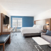 Отель Holiday Inn Express & Suites Boston - Cambridge, an IHG Hotel, фото 6