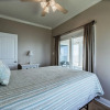 Отель Shamrock Shores Bottom Floor - Large gulf front deck and a private sea wall for fishing! Rent as a 4, фото 3