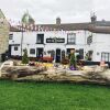Отель The Fox & Hounds Inn, фото 1