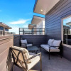 Отель Private Rooftop Patio + 4 Story Home in Downtown FW, фото 2