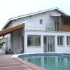 Отель Bright And Modern House with 3 Rooms in Carcassonne, with Private Pool в Каркасоне