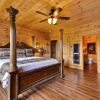 Отель Gatlinburg Mansion 14 Bedrooms 14 Bathrooms Cabin, фото 3