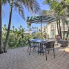 Отель Tropical Oceanside Home w/ Deck, Walk to Beach, фото 13