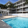 Отель Six Palms Dreamin 2 Bedroom Condo By Coastal Dreamin, фото 12