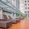 Отель Nice And Comfortable 2Br Apartment At Royal Olive Residence, фото 19