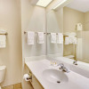 Отель Days Inn & Suites by Wyndham Louisville SW, фото 8