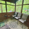 Отель Creeksong Hollow 2 Bedroom Cabin by RedAwning, фото 29