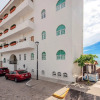Отель WIVC Casa de la Playa Condo - Literally on the Beach with Swimming Pool & Jacuzzi, фото 1