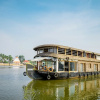 Отель OYO 23231 KHBO Gold Sharing Houseboat, фото 16