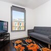 Отель Lovely Modern 1 Bed Flat in Dalston Junction в Лондоне