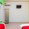 Отель RedDoorz Syariah @ Dinda Residence, фото 13