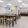 Отель Days Inn and Suites by Wyndham Oxford, фото 26
