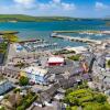 Отель Dingle Courtyard Cottages 2 Bed Sleeps 4, фото 8