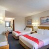 Отель Econo Lodge  Inn & Suites Lake Of The Ozarks, фото 36