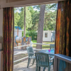 Отель Ground Floor Chalet With Microwave in Natural Surroundings, фото 4