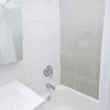 Отель Upscale Newly Renovated 2 BR on Midtown East, фото 14