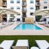 Отель Chic 2Br With Private Balcony Views In Dt Phoenix, фото 11