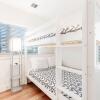 Отель East Downtown 3BR Condo w Fast Wifi and Sleeps 8, фото 7