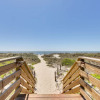 Отель Hilton Head Island Condo w/ On-site Beach Access, фото 1
