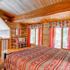 Отель Red Fox Retreat - 2BR/2BA Tri-Level Home, фото 2