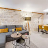 Отель Spacious and Charming Flat on île de la Cité, фото 8