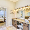 Отель Kathie's Beachfront Kottage 5 Bedroom Home, фото 14
