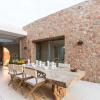 Отель Luxury Villa With Sunset Views, фото 8