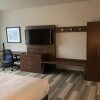 Отель Holiday Inn Express And Suites Madison West - Middleton, an IHG Hotel, фото 4