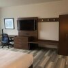 Отель Holiday Inn Express And Suites Madison West - Middleton, an IHG Hotel, фото 12