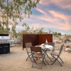 Отель Smoketree by Avantstay An Oasis w/ Two Kitchens, Pool, Hot Tub & Air Streamer!, фото 13