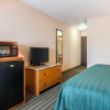 Отель Comfort Inn & Suites Airport - American Way, фото 6