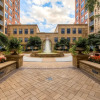 Отель Bluebird Suites in Crystal City, фото 1