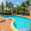 Отель Large Townhouse with Plunge Pool, 3 mins from Beach - Turtle View 2 by BSL Rentals, фото 6